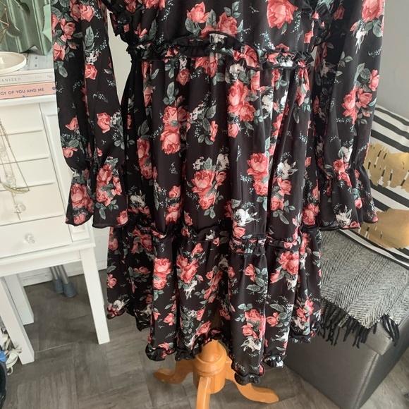 Shein// beautiful open back dress size small - Picture 8 of 11